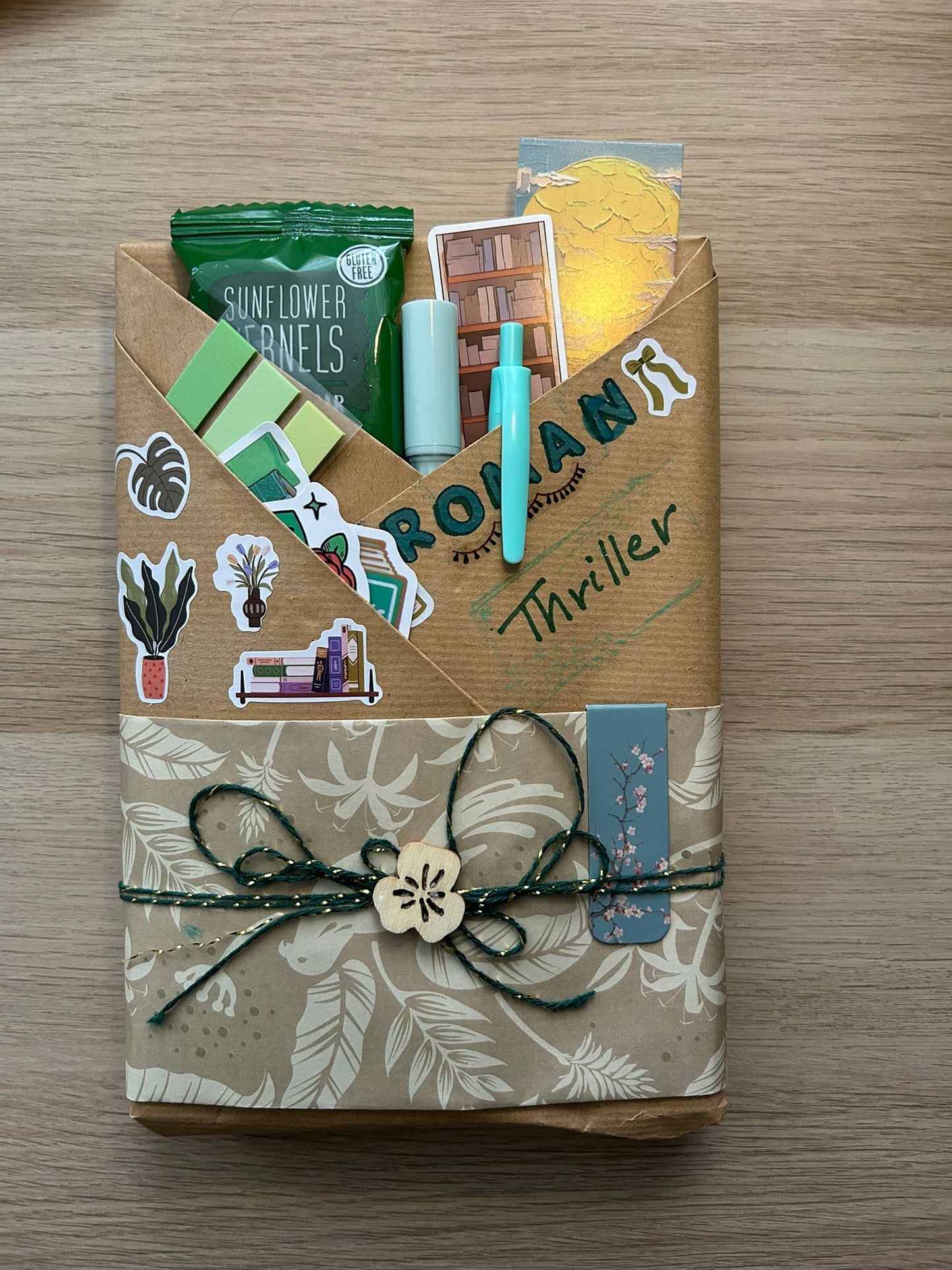 Blind Date with a Book - Green π